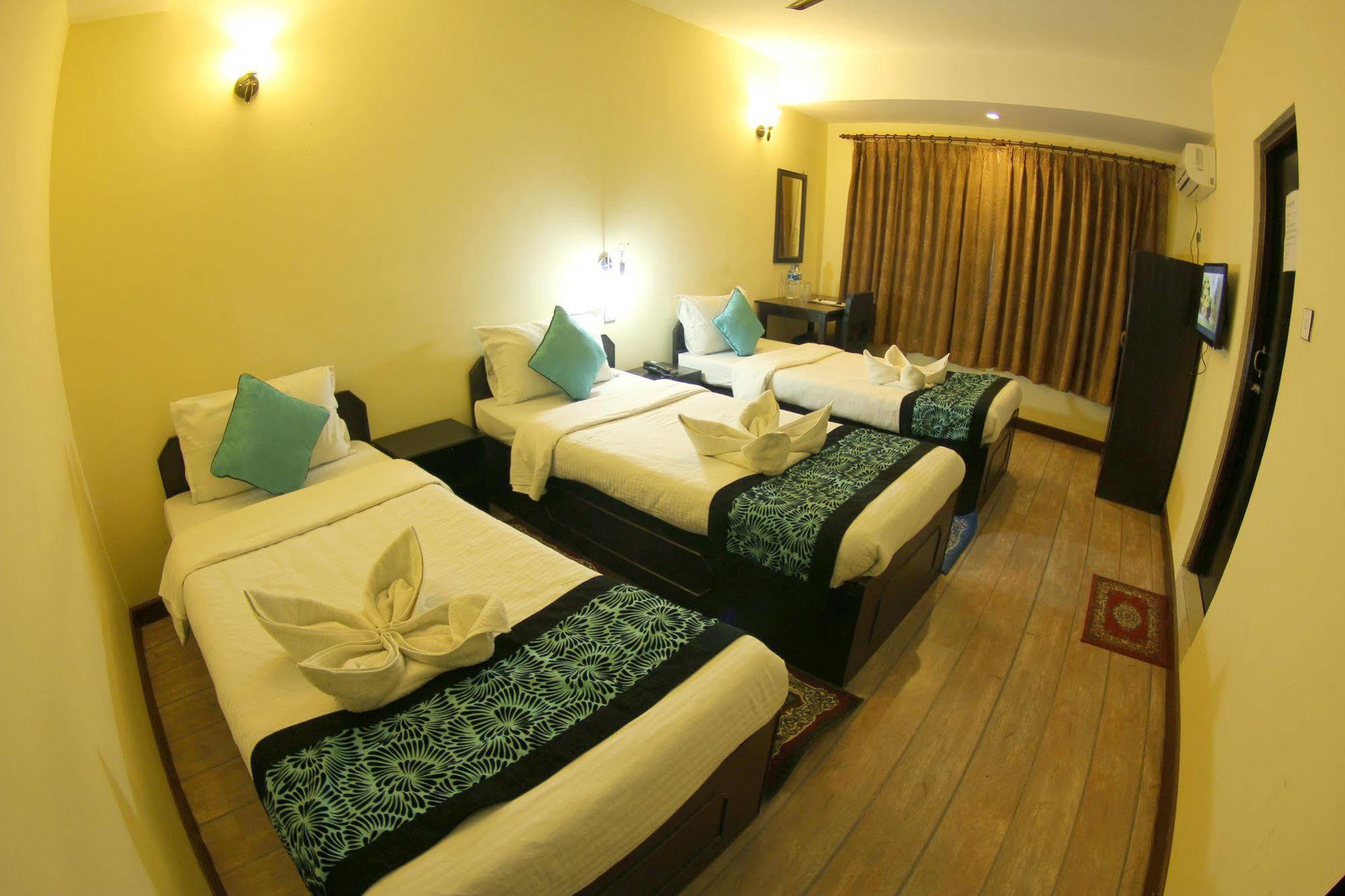 Bag Packer'S Lodge Kathmandu Exterior photo