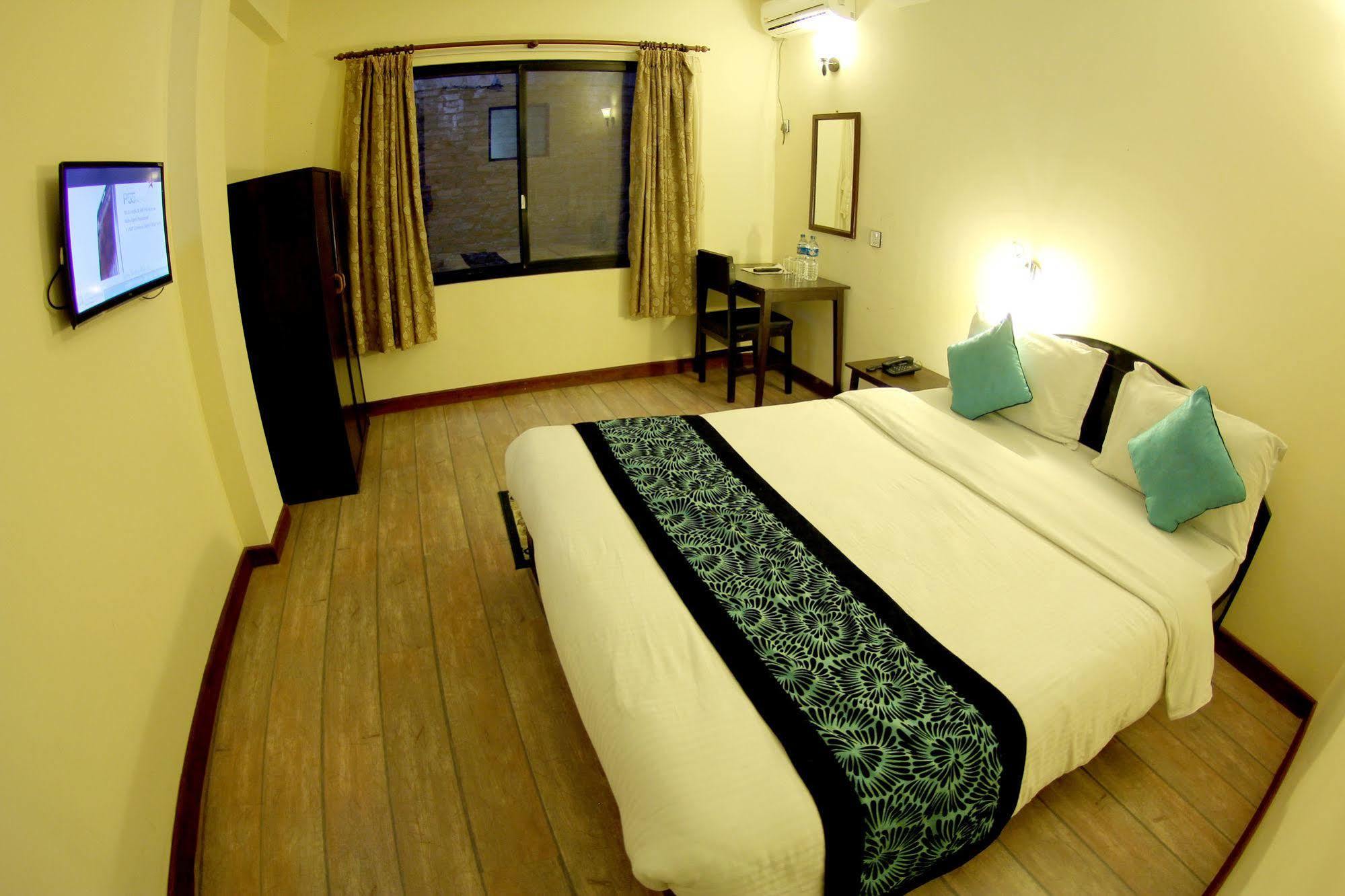 Bag Packer'S Lodge Kathmandu Exterior photo